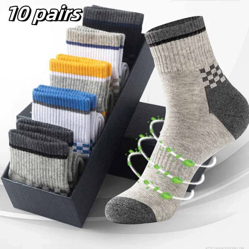 Asymmetrical A/B Style Couple Socks–Harajuku Mismatched Cotton Socks,Fun Casual Unisex Gift for Street Fashion Lovers